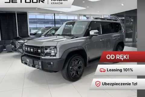 Szary Jetour T2 w salonie AACAR Kraków. Sprawdź atrakcyjną ofertę: leasing 101% i ubezpieczenie 1zł. Jetour T2 cena już od ręki!