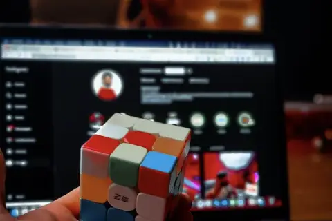 Opodatkowanie donejtów, streamingu i zarobków z platform internetowych. Kiedy wpłata od widza staje się przychodem?