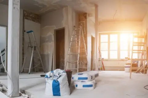 Jak skutecznie pomalować ściany w warsztacie, unikając problemów?