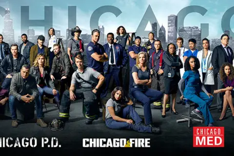 Chicago Fire obsada: strażacy, policjanci i lekarze w jednym miejscu.