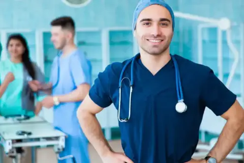 Ile zarabia fizjoterapeuta w USA? Zaskakujące różnice w wynagrodzeniach