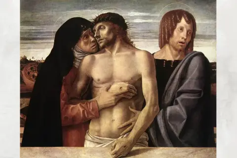 Eine Pieta: Maria betrauert den toten Jesus, gestützt von Johannes.