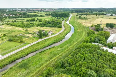 Malownicze trasy rowerowe Częstochowa wzdłuż rzeki i terenów zielonych. Idealne miejsce na aktywny wypoczynek.
