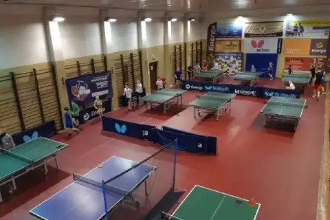 Gdzie w Toruniu można pograć w tenis stołowy? Sprawdź najlepsze miejsca