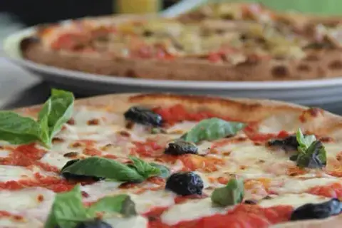 Gdzie zjeść w Neapolu: najlepsze pizzerie i lokalne specjały