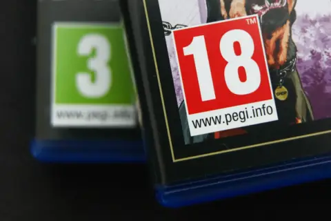Okładki gier z oznaczeniami PEGI 3 i 18. To gry dla dorosłych, które wymagają ukończonych 18 lat.