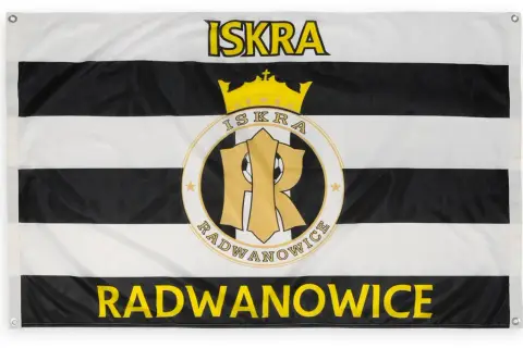 Sektorówka z herbem klubu "Iskra Radwanowice" i napisem "ISRA" oraz "RADWANOWICE".