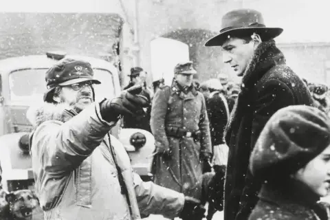 Steven Spielberg jako reżyser Listy Schindlera - jego wpływ na film