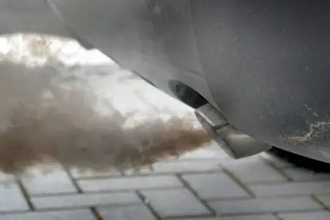 Czy można jeździć bez DPF? Sprawdź konsekwencje i ryzyko tej decyzji