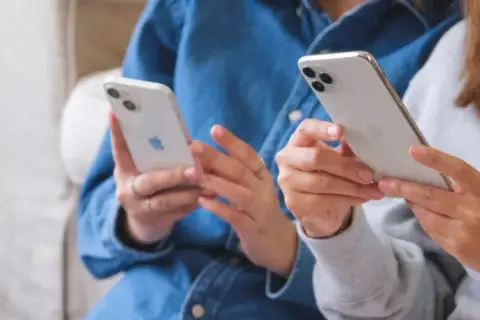 Jak przesłać zdjęcia z iPhone na iPhone przez Bluetooth bez problemów
