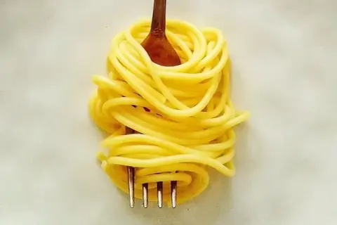 Jak ugotować makaron al dente? Proporcje i sekrety szefa