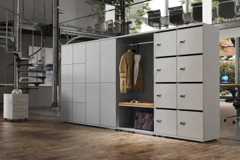 Szafka po angielsku: Cabinet, cupboard, locker? Rozwiej wątpliwości!