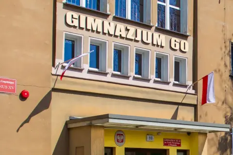 Gimnazjum nr 60 w Poznaniu. Kto wprowadził gimnazjum w Polsce? Ta reforma oświaty zmieniła polskie szkoły.