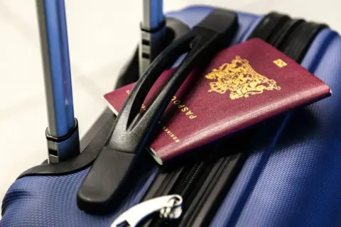 Kto może odebrać paszport? Sprawdź, czy potrzebujesz pełnomocnika i jakie dokumenty są konieczne