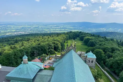 Góry Świętokrzyskie: Gdzie jechać, by nie przegapić najlepszych atrakcji i szlaków