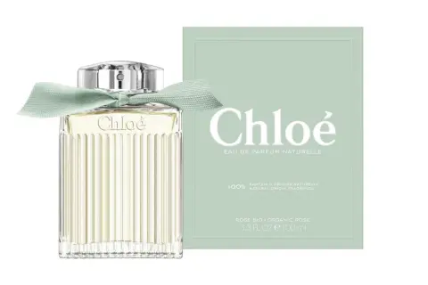 Elegancka butelka Chloe EDP z miętową wstążką i pudełkiem. Zapach z nutą organicznej róży.