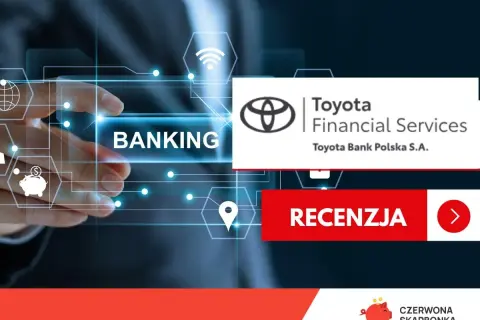 Dowiedz się, toyota bank co to za bank. Logo Toyota Financial Services i przycisk "Recenzja" na tle cyfrowego ekranu.