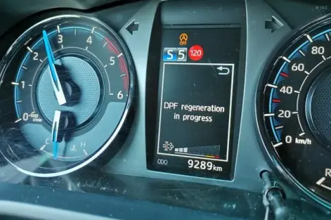 Jak wymusić wypalanie DPF w Toyocie i uniknąć problemów z silnikiem
