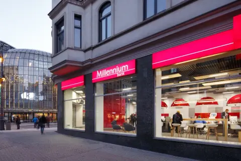 Millennium: Gdzie wpłacić pieniądze? Szybko, bez opłat, BLIK