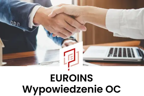 Dwie osoby ściskają sobie dłonie nad biurkiem z laptopem i logo Euroins.