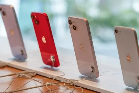 Kiedy wyszedł iPhone SE? Daty premier, ewolucja i przyszłość serii