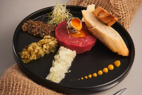 Gdzie zjeść w Nowym Targu? Odkryj najlepsze miejsca na posiłek