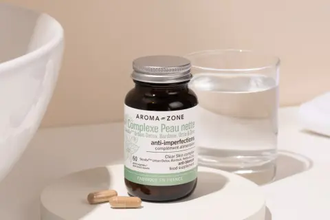 Complexe Peau Nette Aroma-Zone, un complément alimentaire anti-acné. Avis sur la vitamine A et ses bienfaits pour la peau.