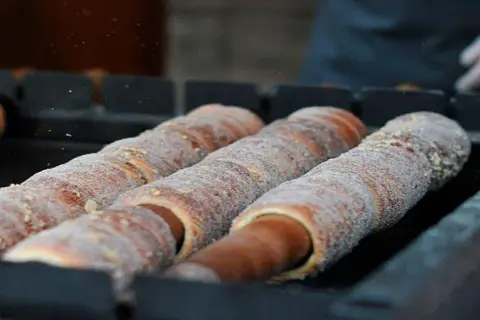 Trdelník Praga: ¿El postre checo? Dónde encontrar el auténtico