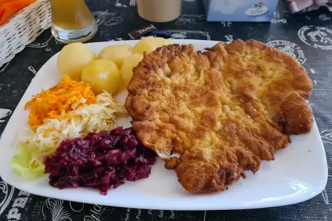 Gdzie zjeść w Grzybowie? Odkryj najlepsze smaki i sprawdzone lokale!