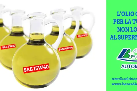 Bottiglie di olio motore con etichette SAE 5W30, 10W40, 15W40. Scopri che olio motore usare su Berardi Automotive.