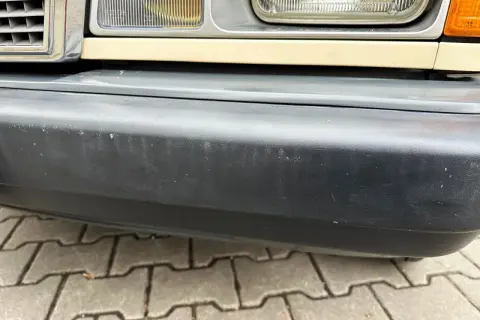 Czym pomalować zderzak plastikowy, aby uzyskać trwały efekt?