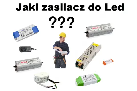 Jaki zasilacz do taśmy led 5m? Różne modele zasilaczy LED, od małych kostek po większe, metalowe obudowy, obok budowlańca z planami.