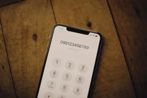 Jak sprawdzić sieć numeru telefonu? Darmowe narzędzie UKE!