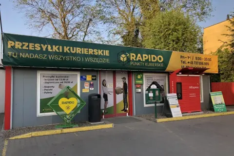 Punkt Rapido, gdzie można nadać przesyłki kurierskie i odebrać paczki z AliExpress. Idealne miejsce, gdzie można wydrukować dokumenty z telefonu.