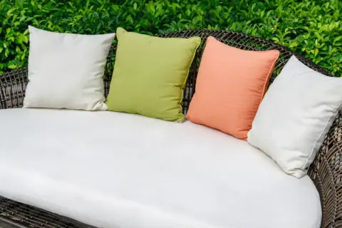 Jak uszyć poduszki na taras? Poradnik DIY od eksperta!