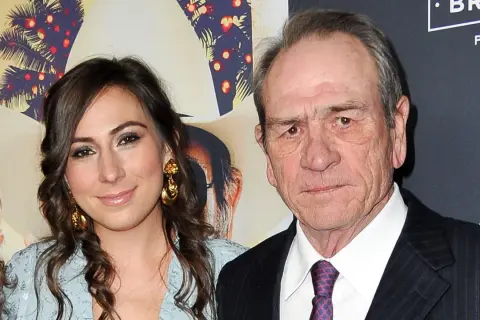 Tommy Lee Jones z żoną na premierze filmu.
