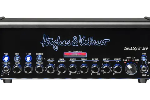 Czarny wzmacniacz gitarowy Hughes & Kettner Black Spirit 200 z licznymi pokrętłami i przyciskami.