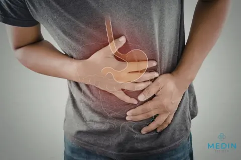 Ból brzucha i dyskomfort mogą być objawami infekcji Helicobacter pylori.