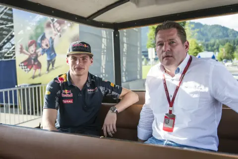 Jak zdobyć autograf kierowcy F1 - sprawdzone metody i porady