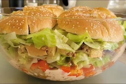 Najlepsza sałata do burgera - unikaj tych błędów przy wyborze