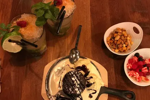 Catalina Tapas & Bar: Tu guía esencial de sabores en Santa Catalina
