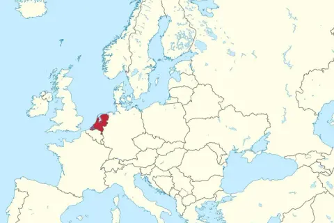 Gdzie leży Holandia na mapie? Odkryj jej położenie w Europie