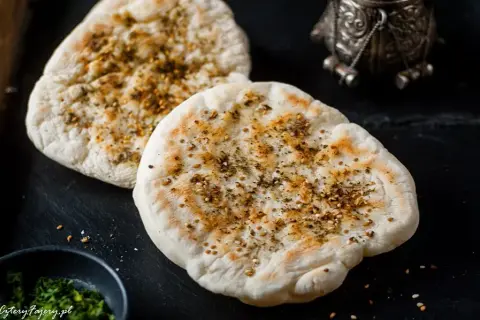 Naan jak z tandoor? Zrób go w domu! Prosty przepis