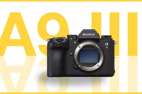 La nuova Sony Alpha 9 III, con il suo design iconico, pronta a catturare ogni istante con prestazioni rivoluzionarie.