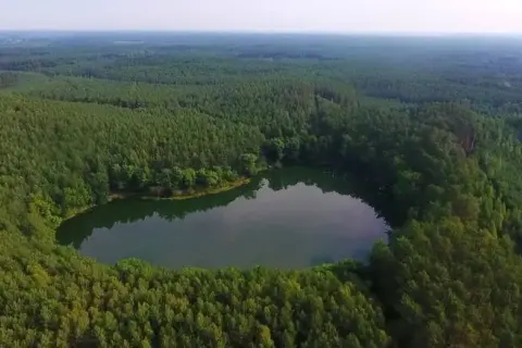 Lubuskie serce: Jezioro Czarne. Odkryj jego ukrytą magię!