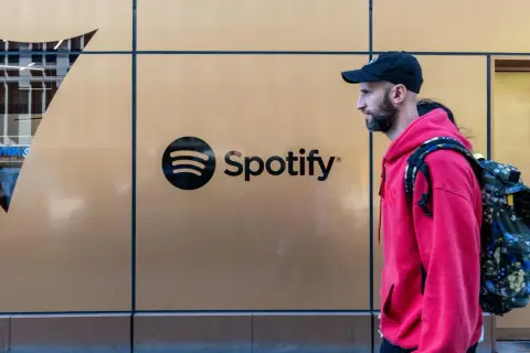 Ile Spotify płaci artystom w Polsce? Zarobki i stawki