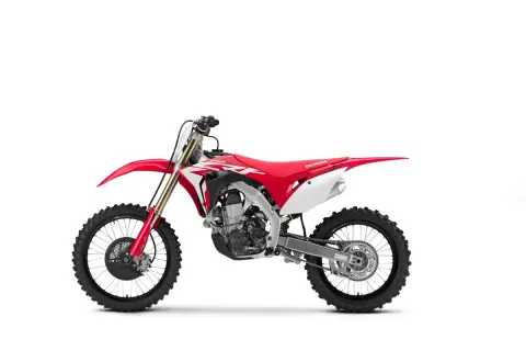 Honda CRF 450 ile koni – moc silnika i porównanie modeli