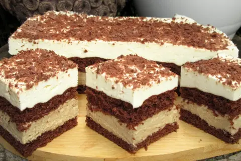 Prosty przepis na ciasto cappuccino, które zachwyci każdego miłośnika kawy