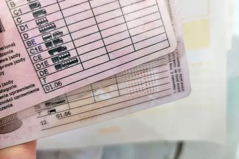 Czy profil kierowcy jest płatny? Poznaj ukryte koszty i zasady