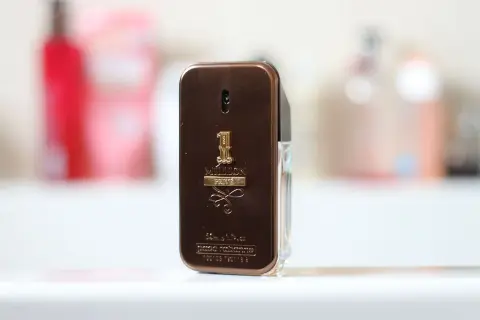 Elegancki flakon perfum 1 Million Privé Paco Rabanne, symbol luksusu i sukcesu.